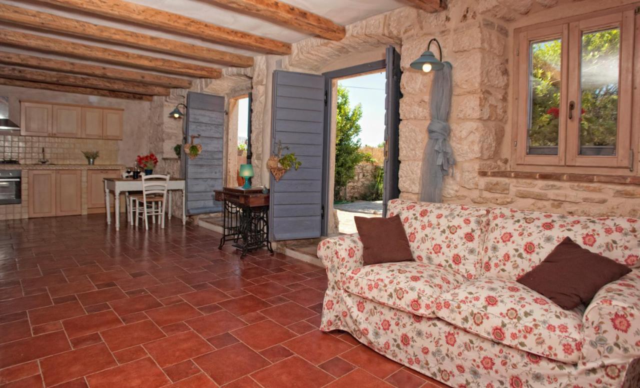 Villa Lauriana Diminici Bagian luar foto