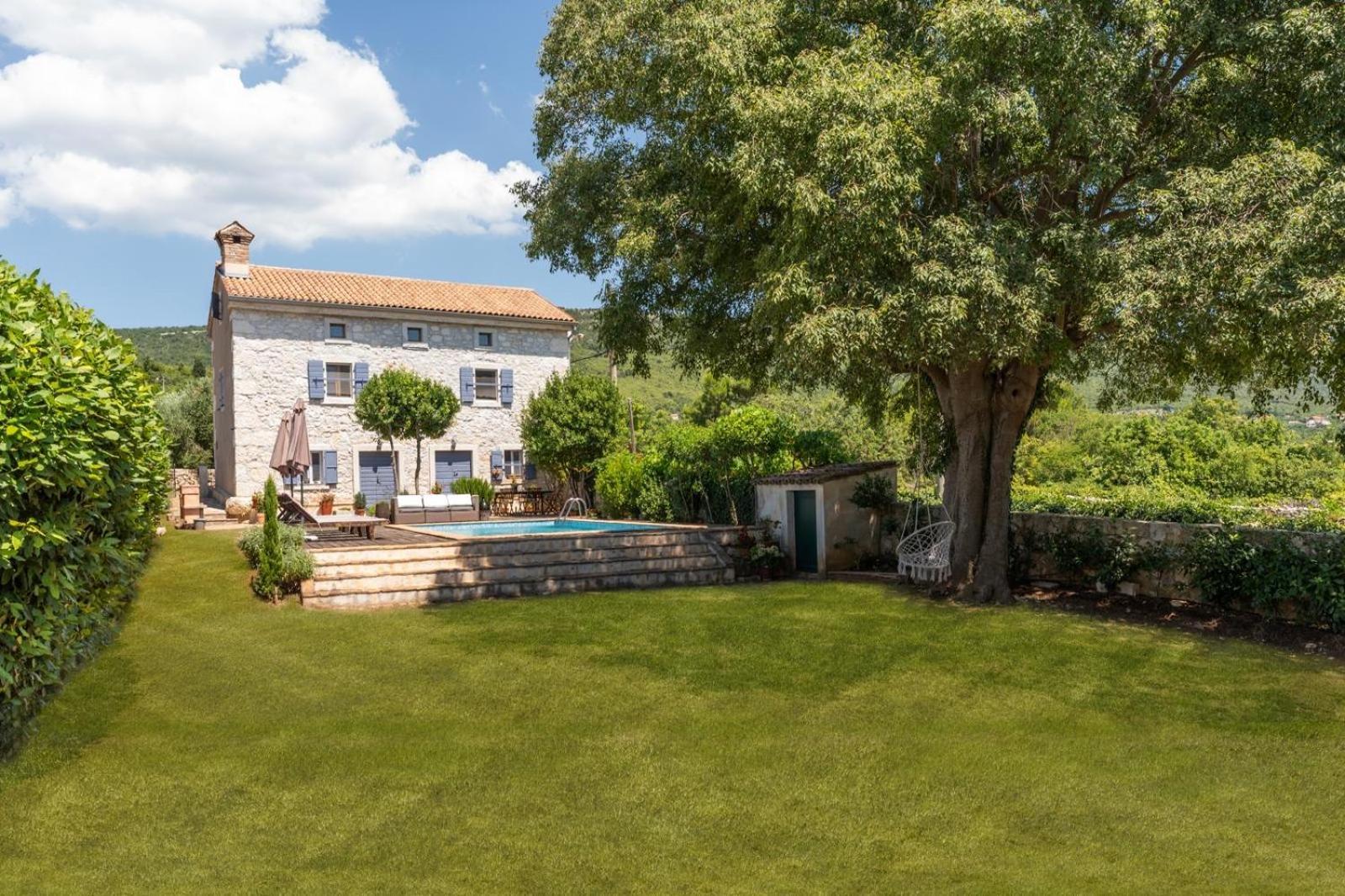Villa Lauriana Diminici Bagian luar foto